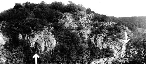 Abb. 1: Die Höhlen von Steeden 1919 - links Wildscheuer, rechts Wildhaus. © SNA - Museum Wiesbaden