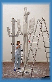 Saguaro-Skulptur im Bau